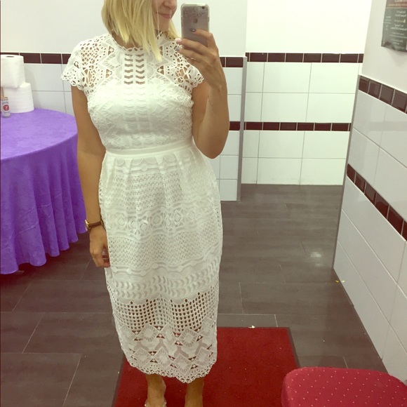 Ted Baker Dresses & Skirts - White scalloped lace ted baker dress